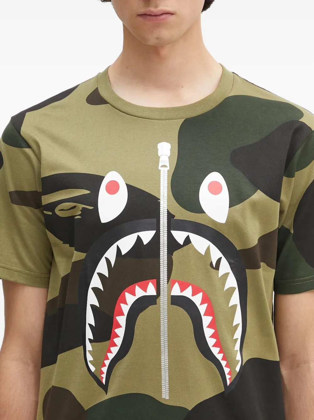 A BATHING APE 1st Camo Shark T-shirt Groen