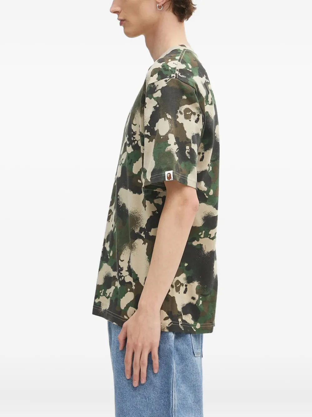 A BATHING APE camouflage-print T-shirt Groen