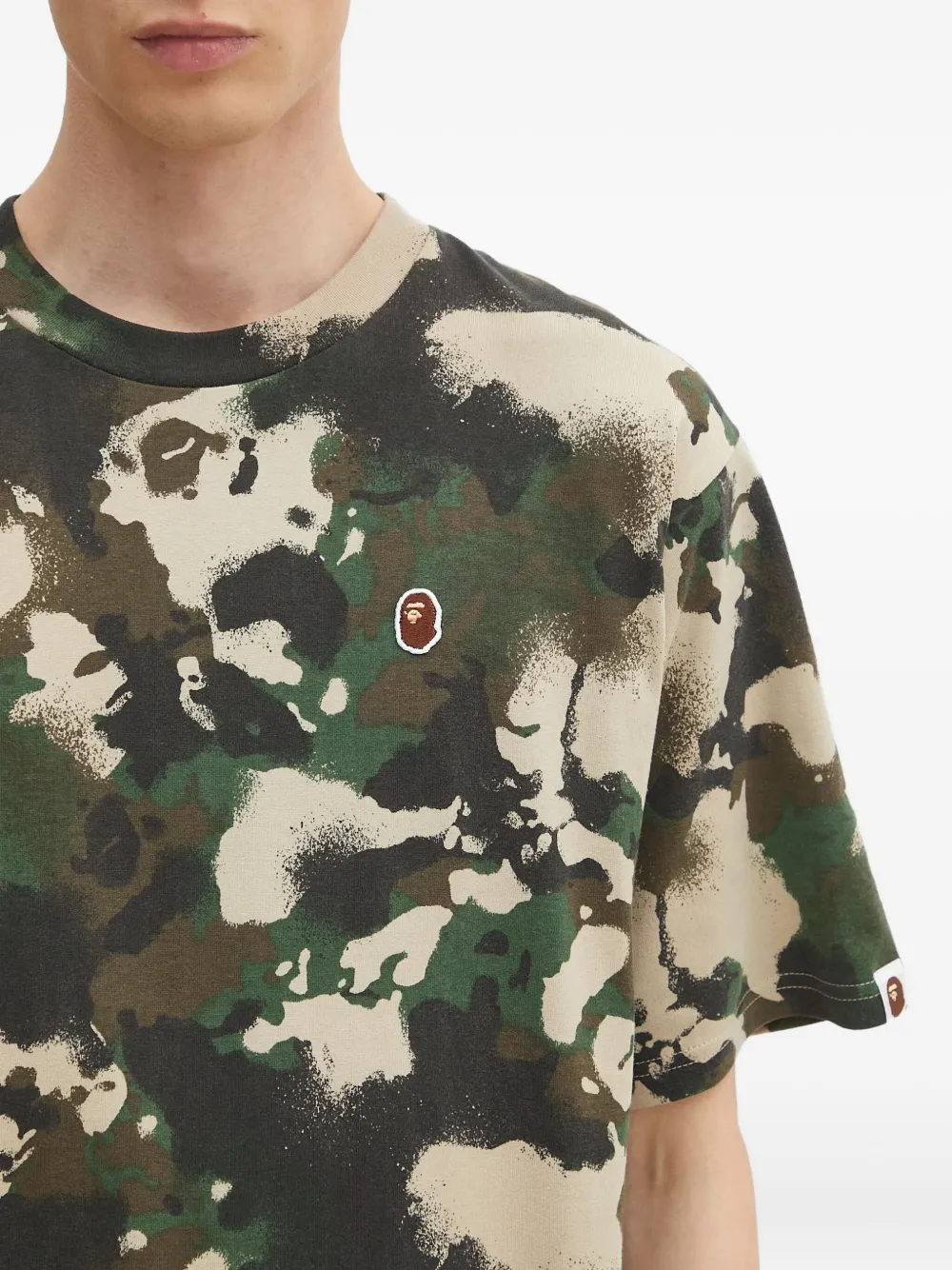 A BATHING APE camouflage-print T-shirt Groen