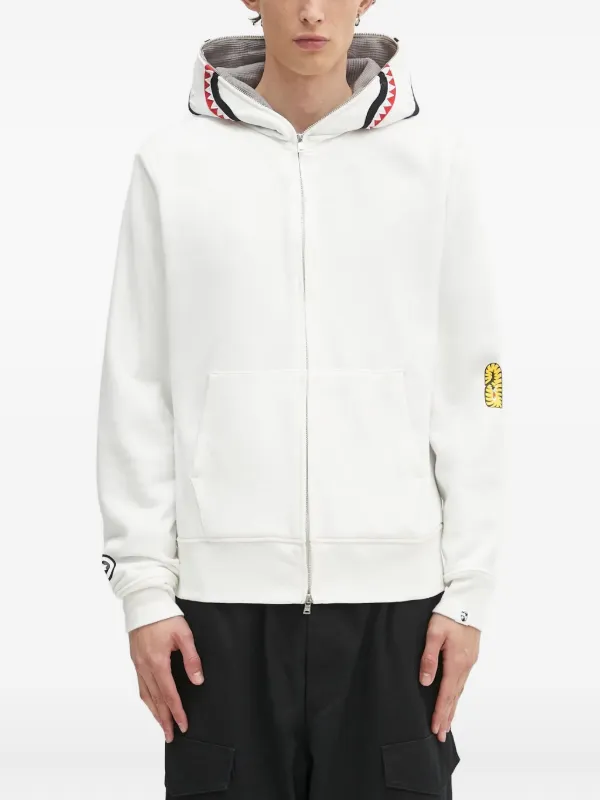 A BATHING APE® シャークモチーフ ジップアップ パーカー | ホワイト