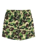 A BATHING APE® graphic-print shorts - Green