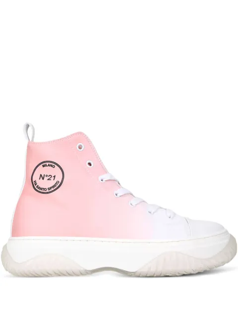 Nº21 tenis con parche del logo