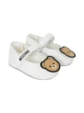 Moschino Kids teddy-embellishment ballerina shoes - White