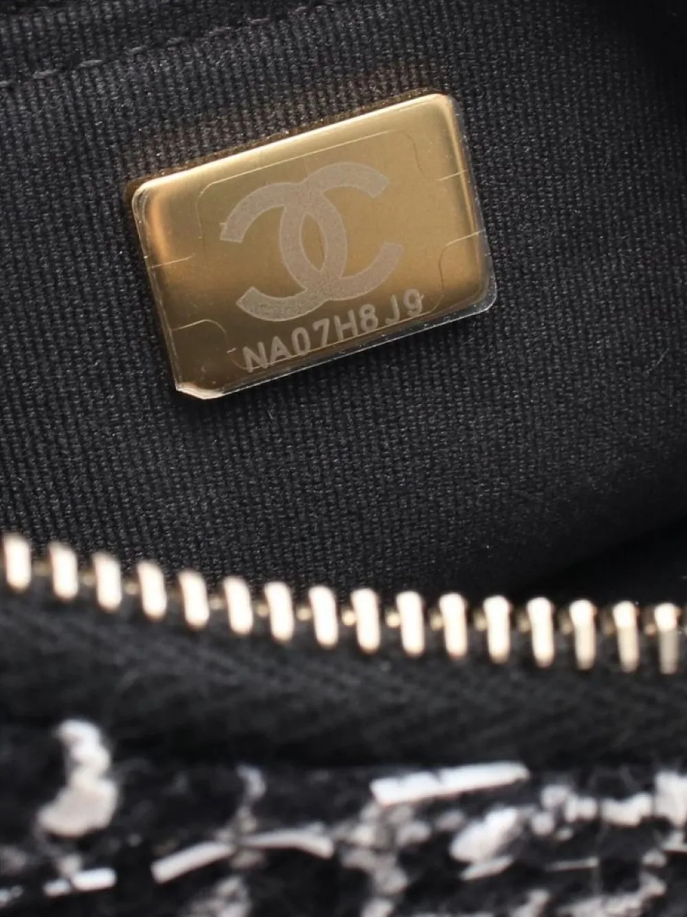 Pre-owned Chanel 2021 Tweed Shoulder Bag In Black