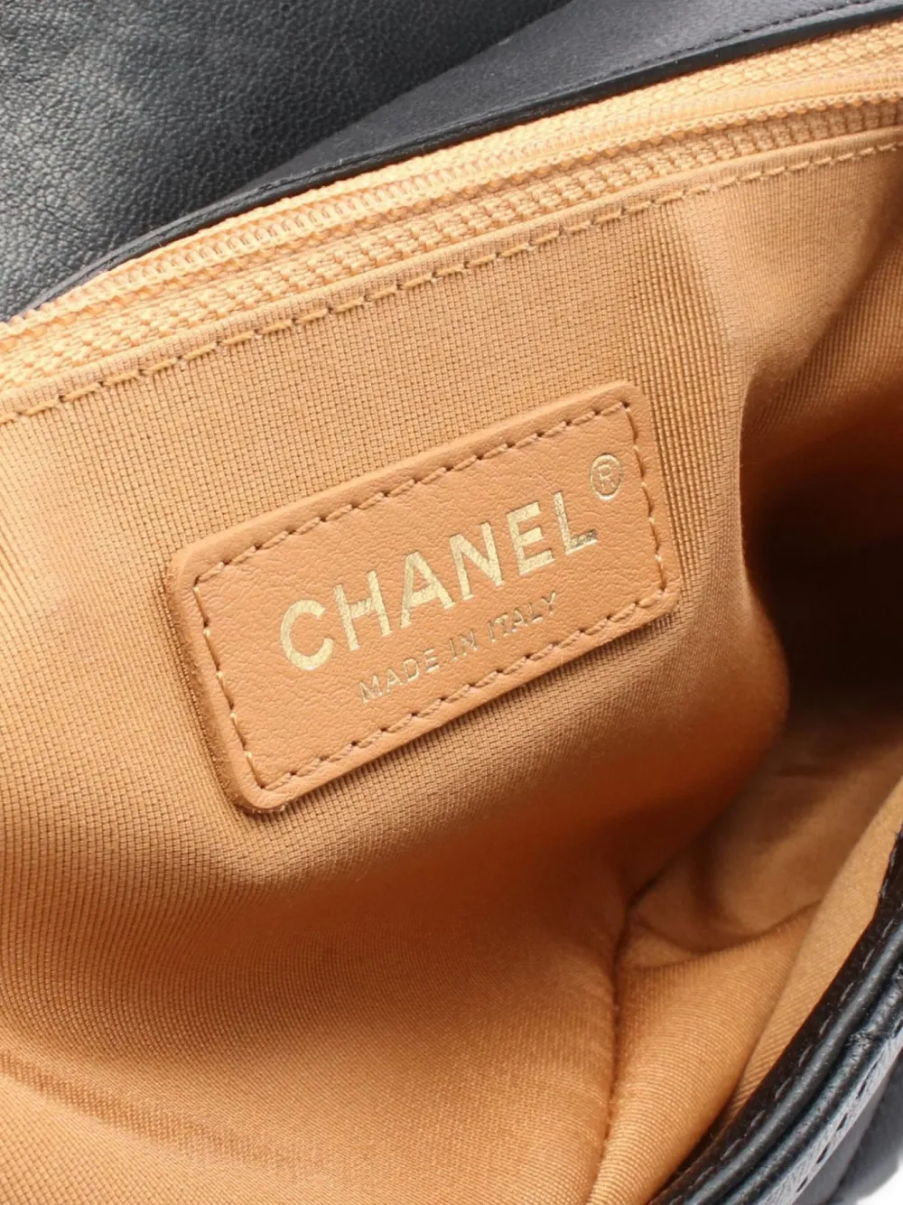 CHANEL Pre-Owned 2019 matelassé shoulder bag | Pre-Owned | Image 2