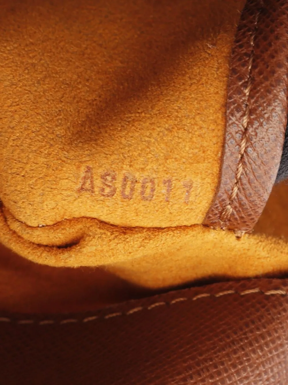 Pre-owned Louis Vuitton 2001 Musette Salsa Shoulder Bag In Brown