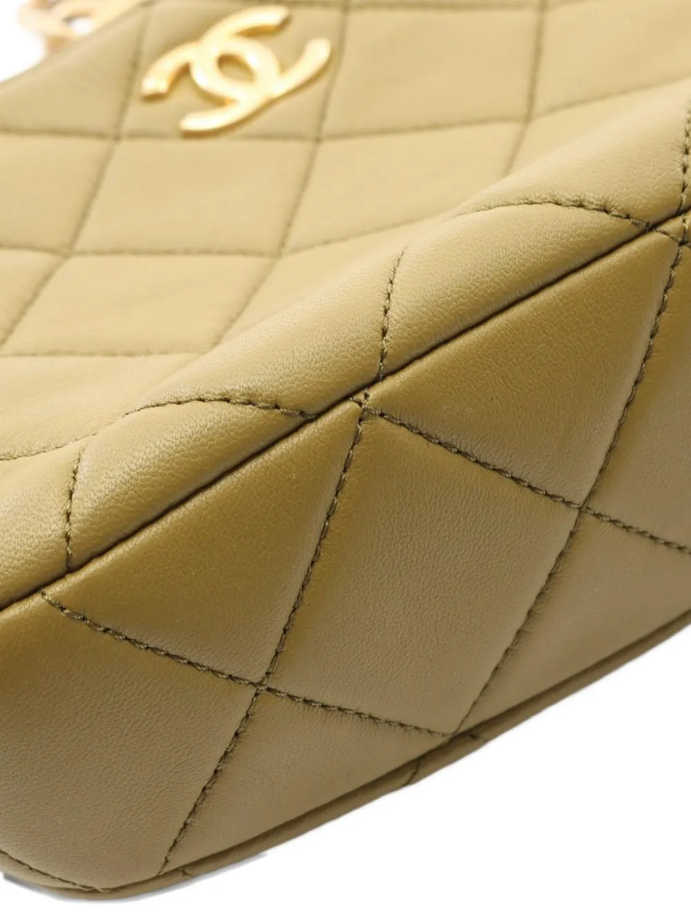Pre-owned Chanel 2021 Matelassé-quilting Chain-strap Shoulder Bag In Green