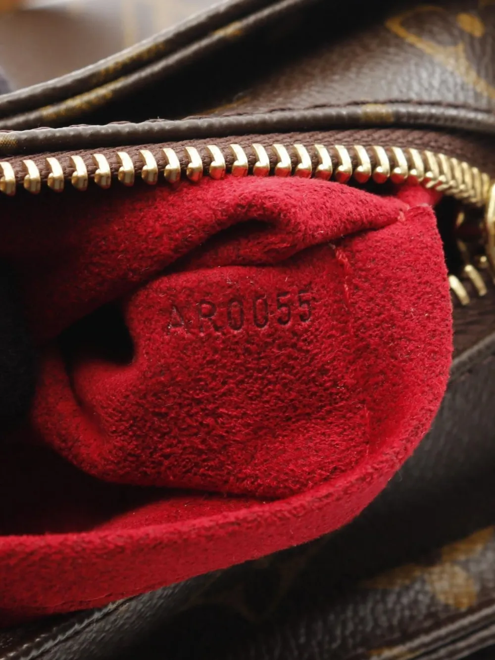 Pre-owned Louis Vuitton 2005 Vivacite Mm Zip Shoulder Bag In Brown