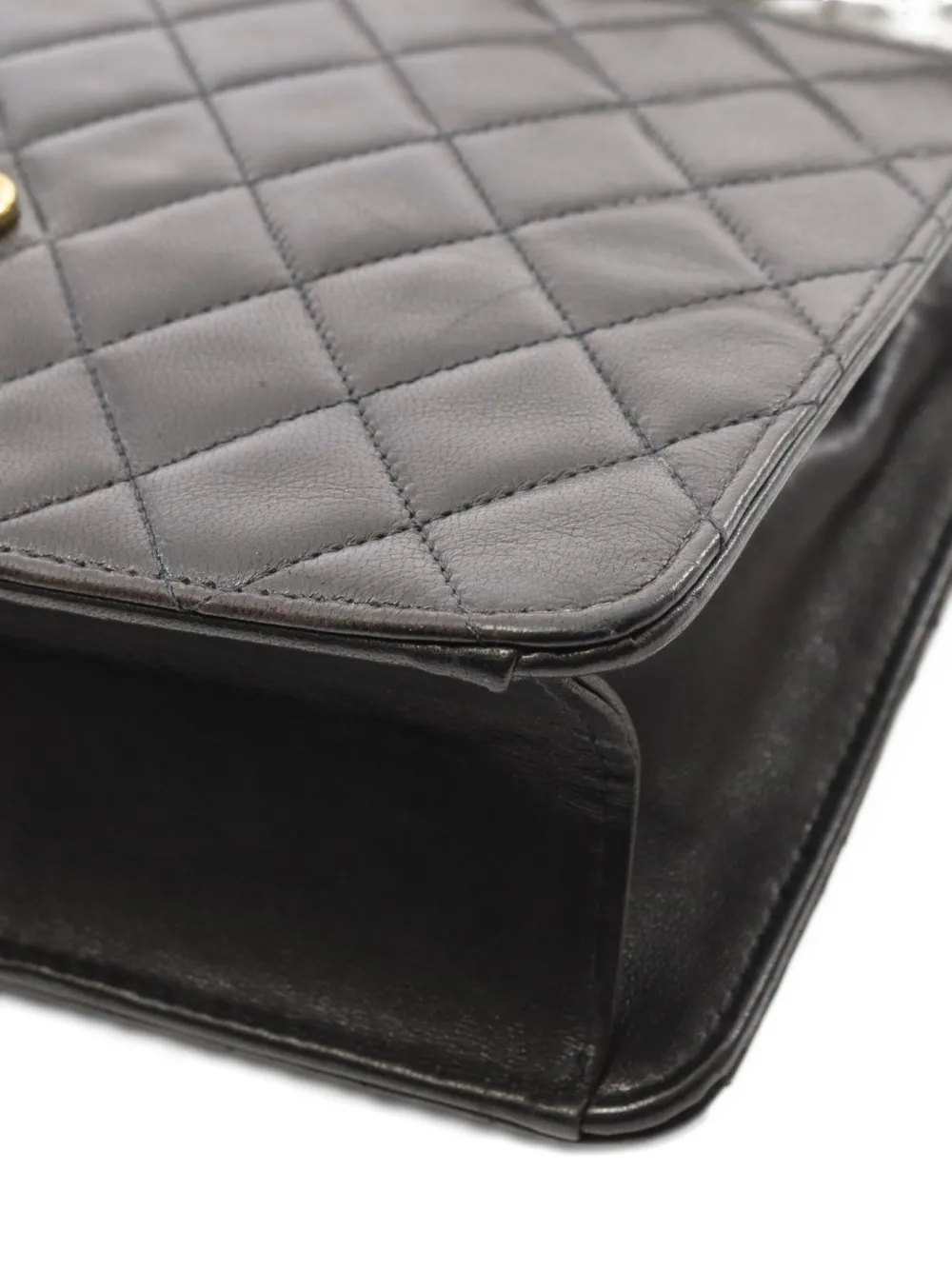 Pre-owned Chanel 1997-1999 Classic Flap Matelassé-quilted Shoulder Bag In Black