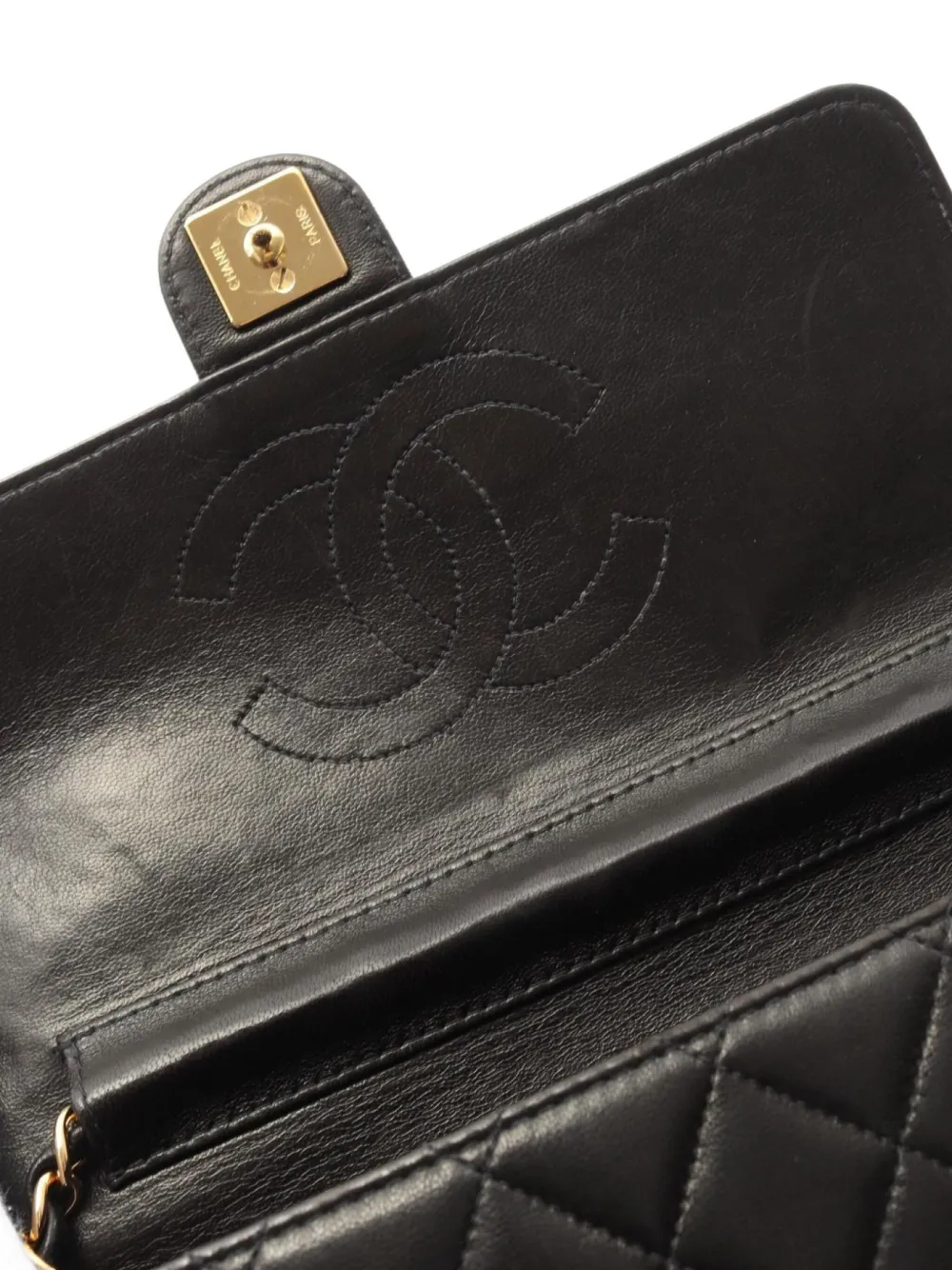 Pre-owned Chanel 1997-1999 Classic Flap Matelassé-quilted Shoulder Bag In Black