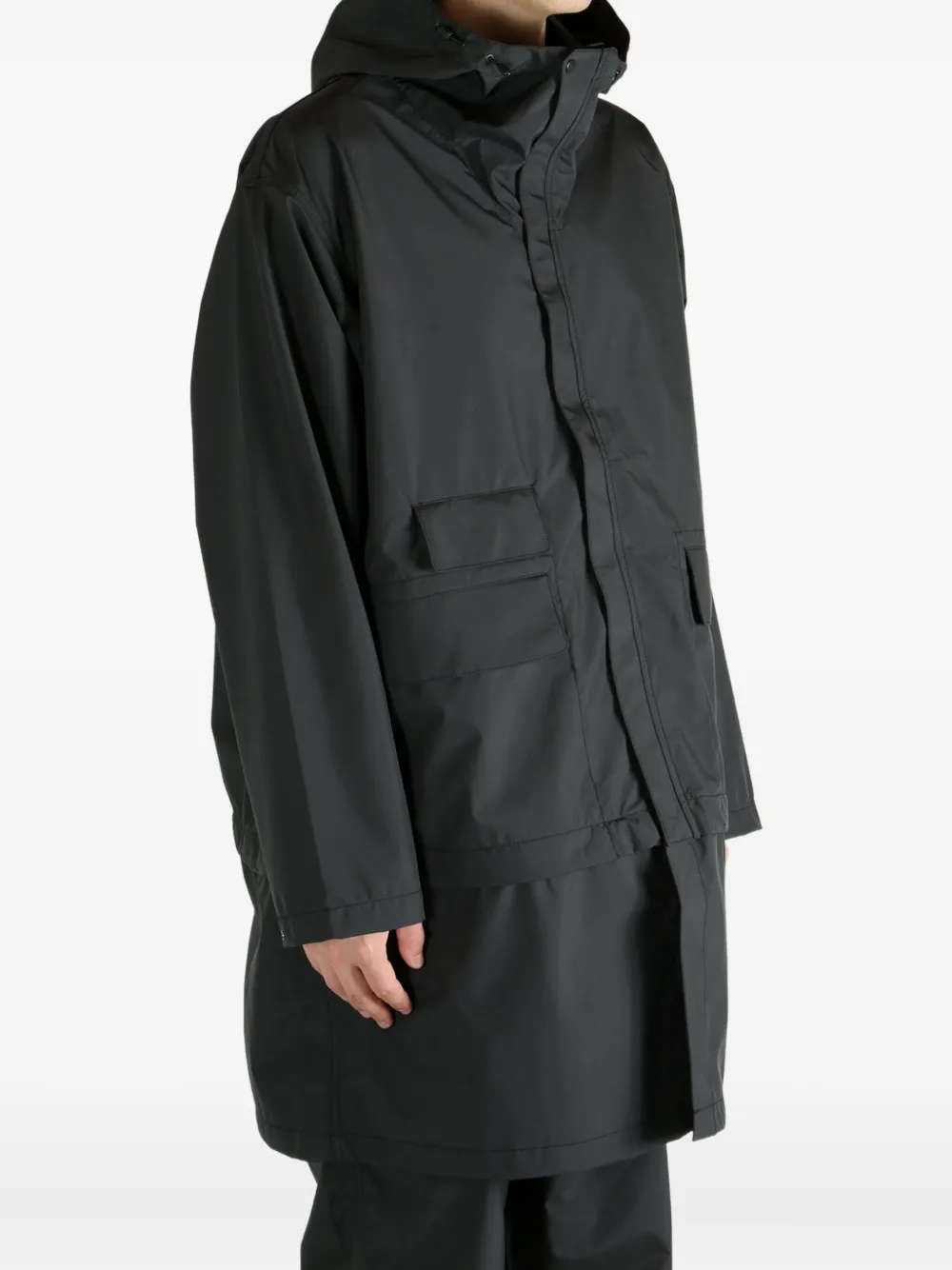 Nanamica hooded pocket coat Zwart