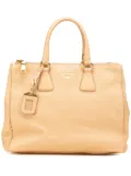 Prada Pre-Owned 2000-2025 Large Vitello Daino Double Zip Tote satchel - Brown