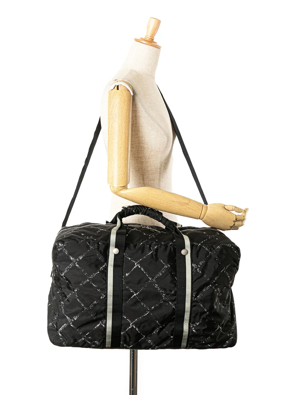 CHANEL Pre-Owned 1997-1999 Old Line Nylon Duffle Bag travel bag | Pre-Owned | Image 2