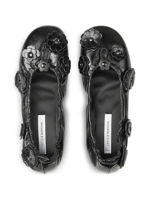【CECILE BAHSEN】ブラックフラットシューズ Cecilie Bahnsen Brielle フローラル フラットシューズ | ブラック