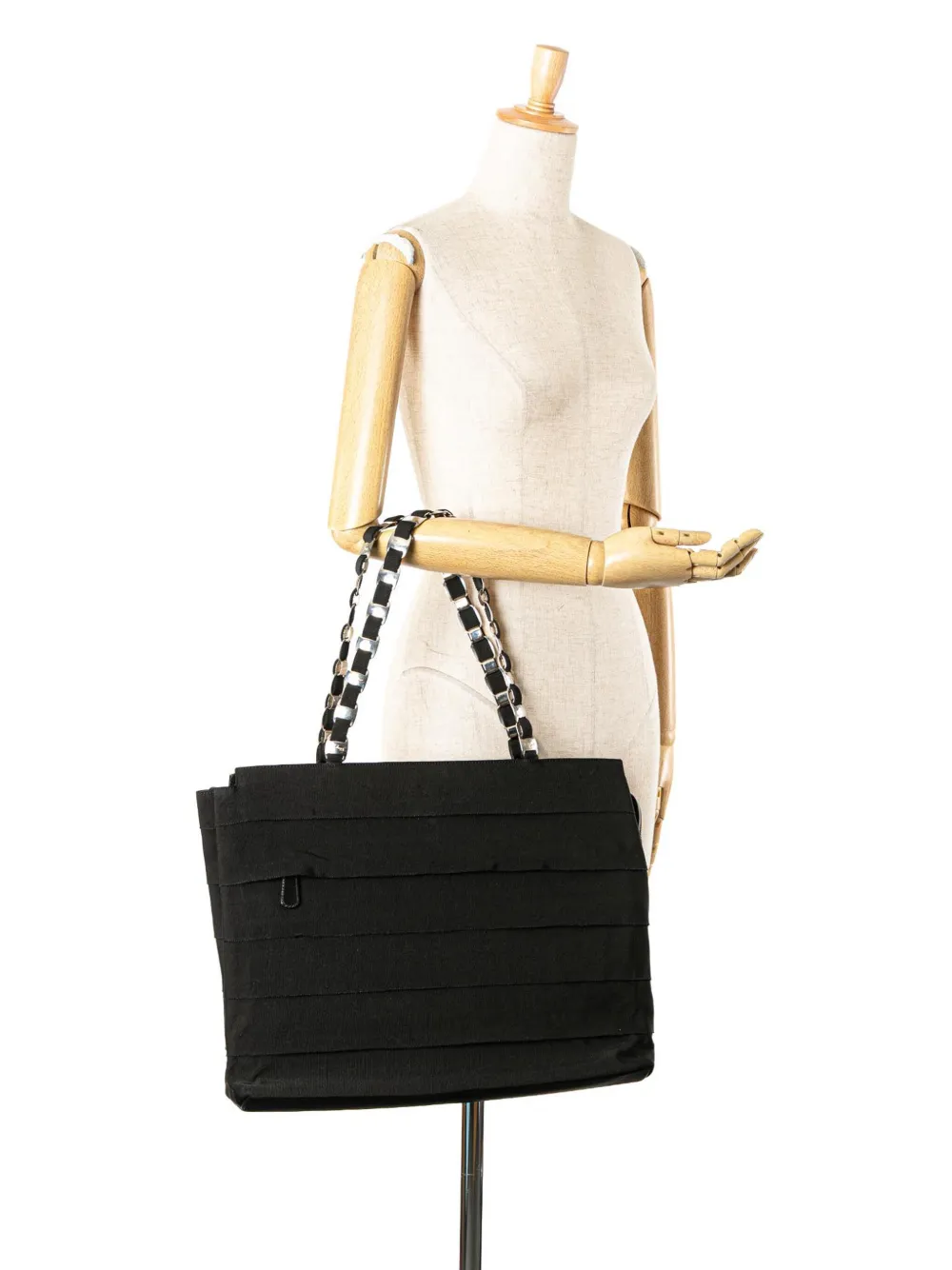 Ferragamo Pre-Owned 2010-2025 Nylon Tiered Grosgrain tote bag | Pre-Owned | Image 2