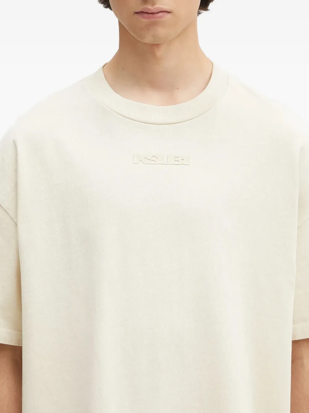 Ksubi Scott Ekcess SS T-shirt met logoplakkaat Beige