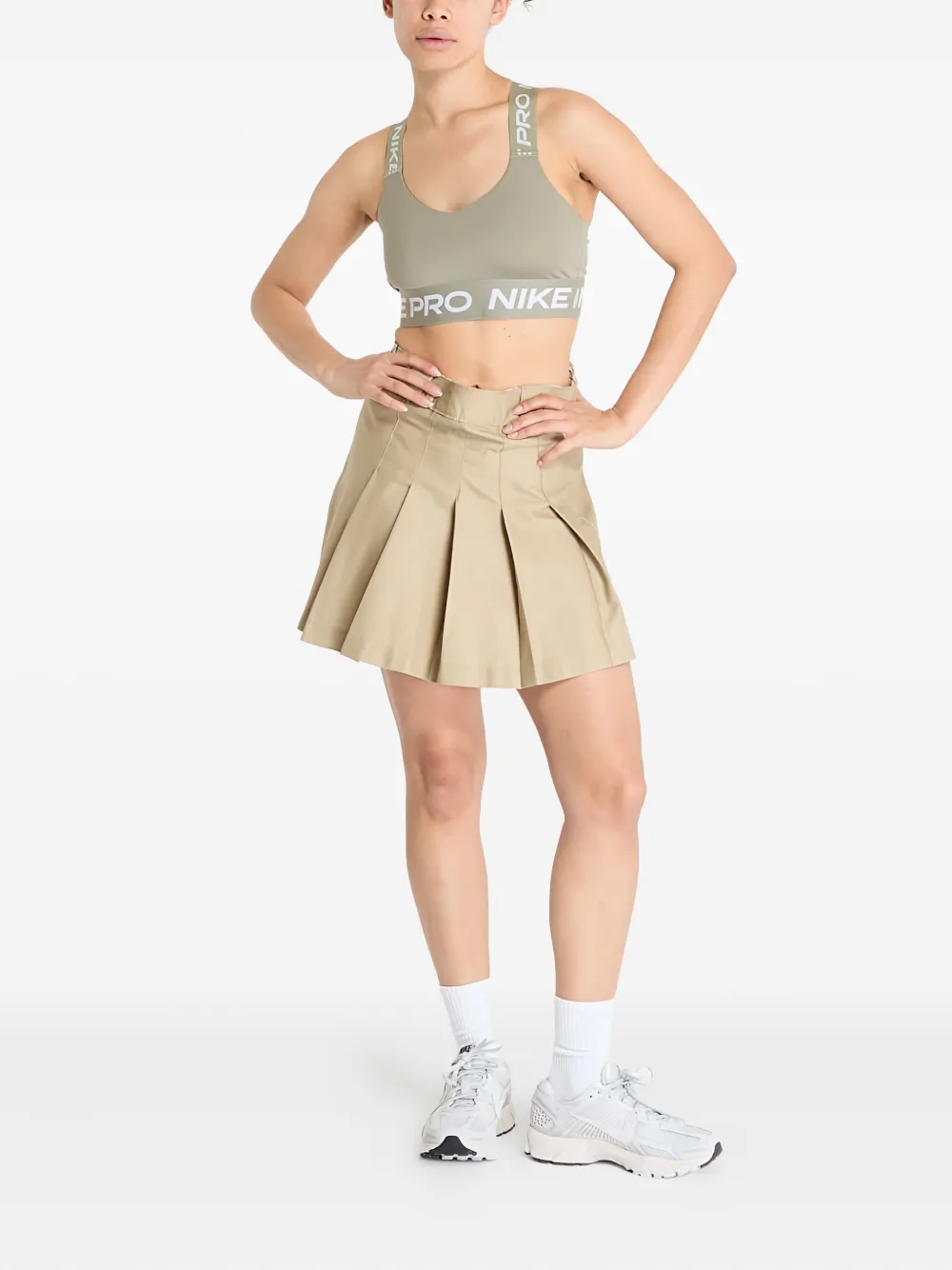 Nike crossover strap sports bra | Activewear | Image 2