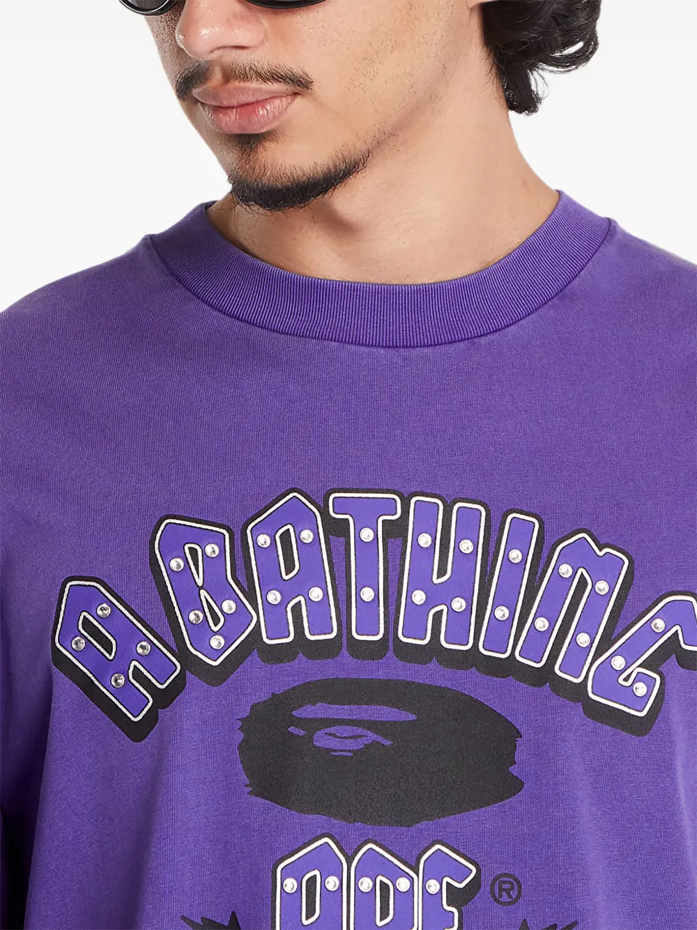 A BATHING APE T-shirt met logo van stras Paars