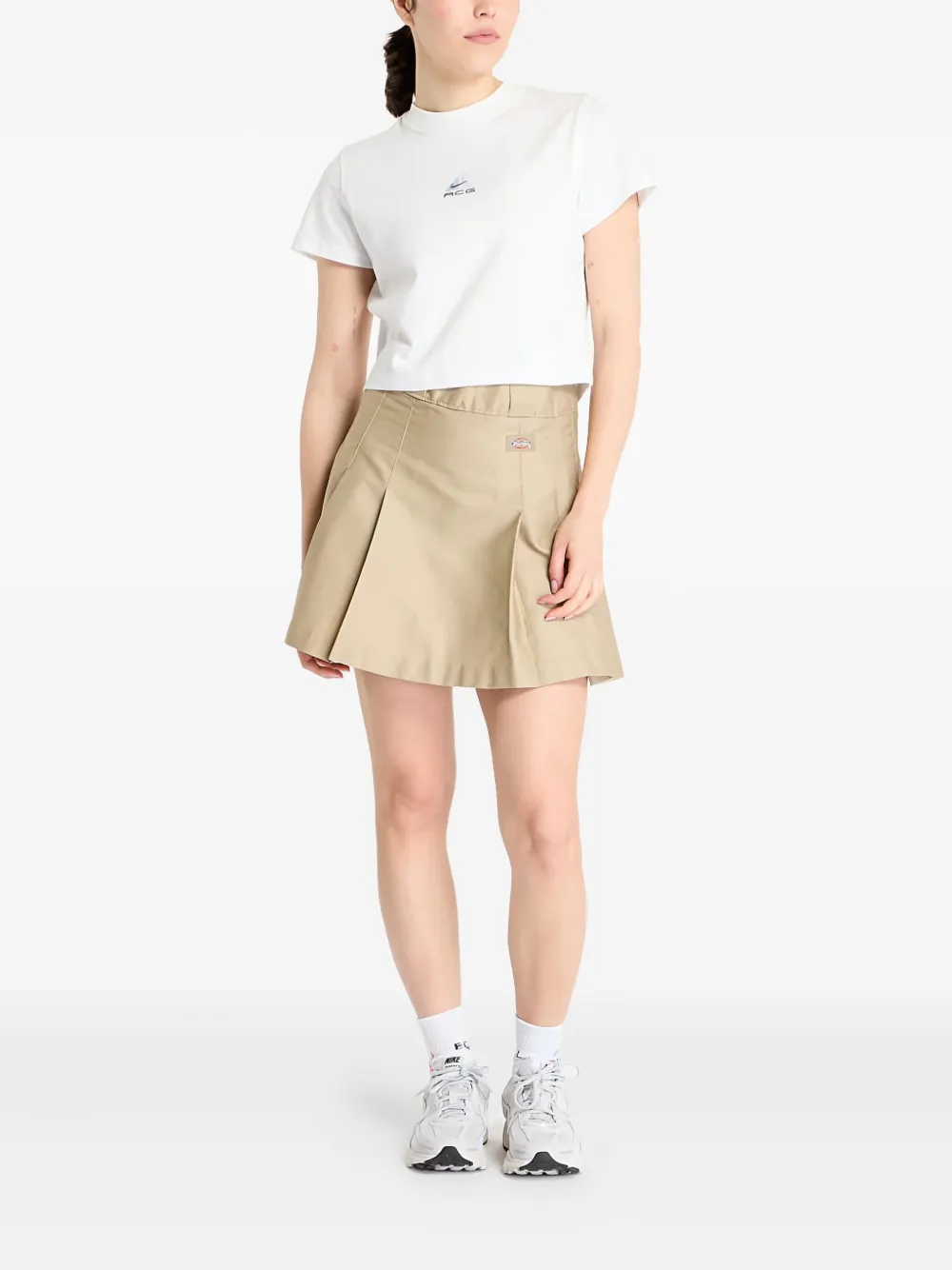 Nike Acg Dri-fit Logo T-shirt In White