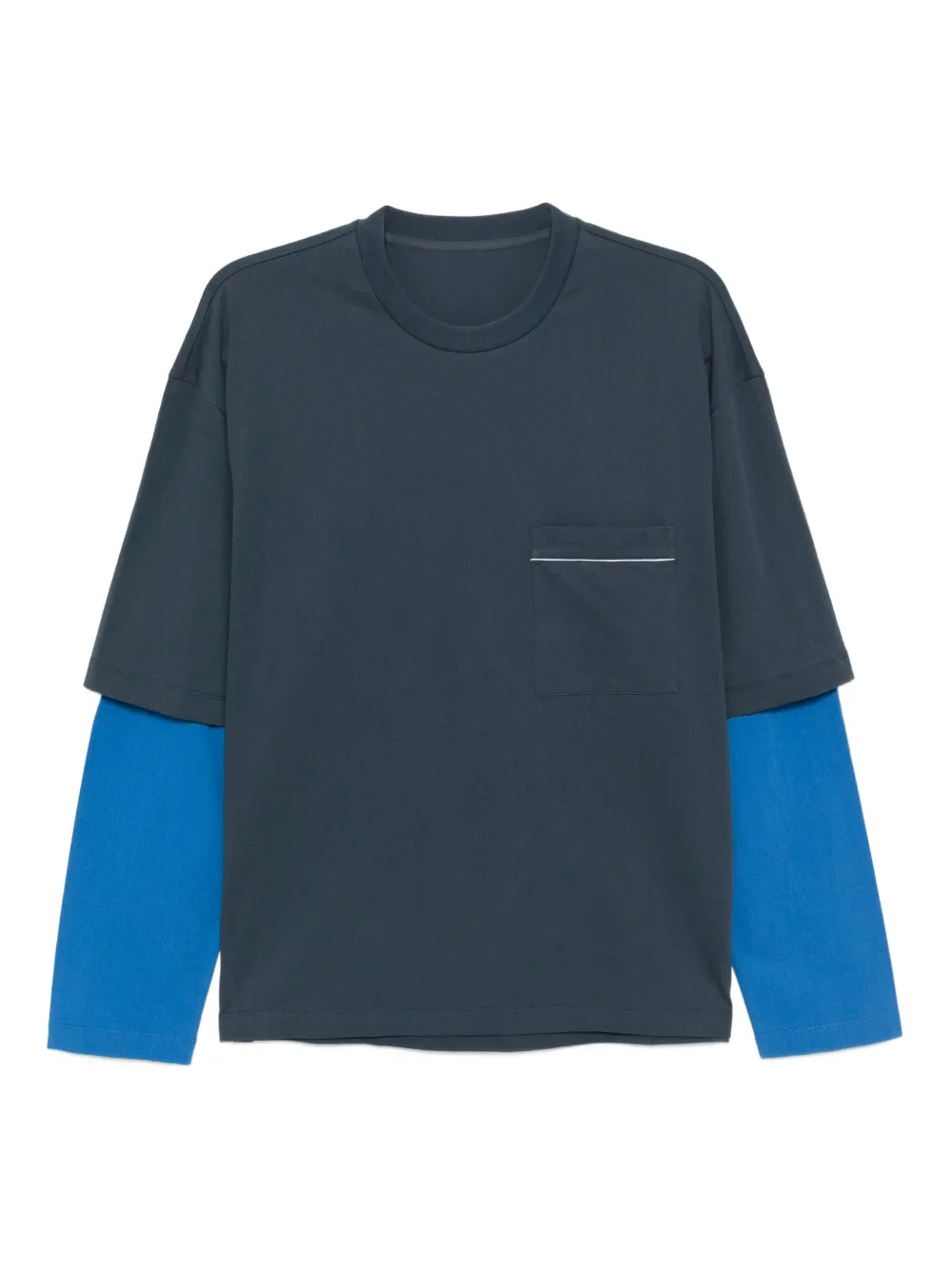 loose short-sleeve T-shirt