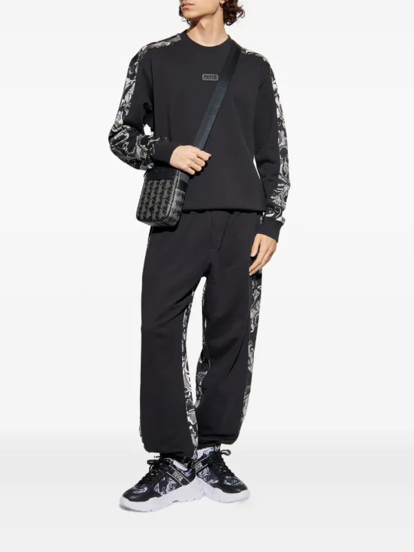 VERSACE ヴェルサーチェ バロックアップリケ スウェットシャツ Versace Jeans Couture バロック スウェットシャツ | ブラック