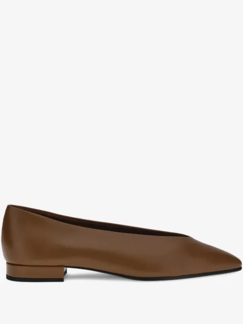 Loro Piana flats de mezclilla con puntera en punta