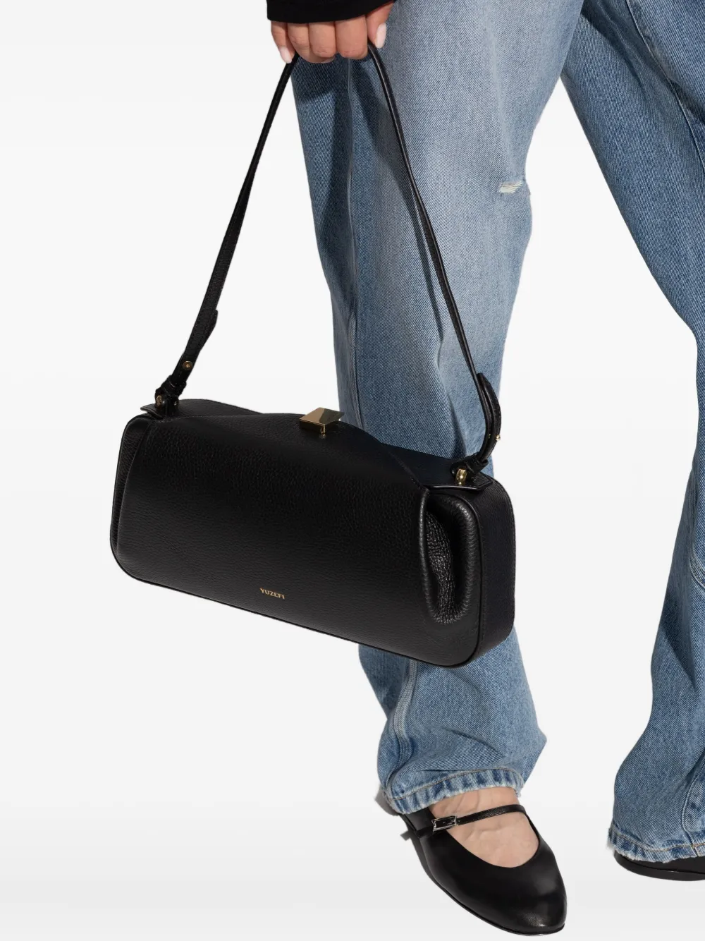 Yuzefi Oyster pebbled leather shoulder bag Zwart