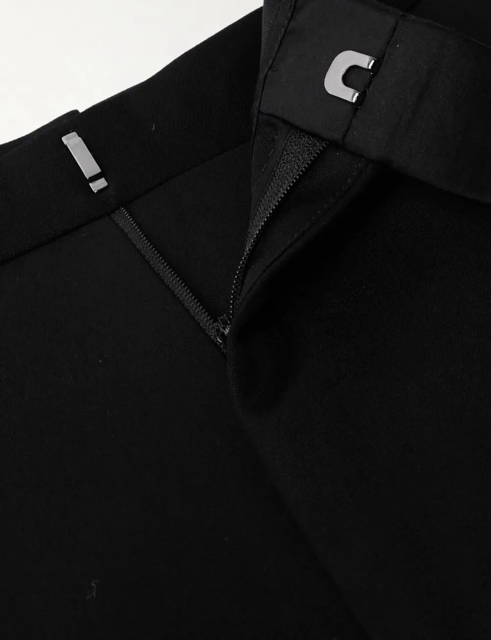 Tom Ford Shelton Slim-fit Tapered Grain De Poudre Wool And Mohair-blend Suit Trousers In Black