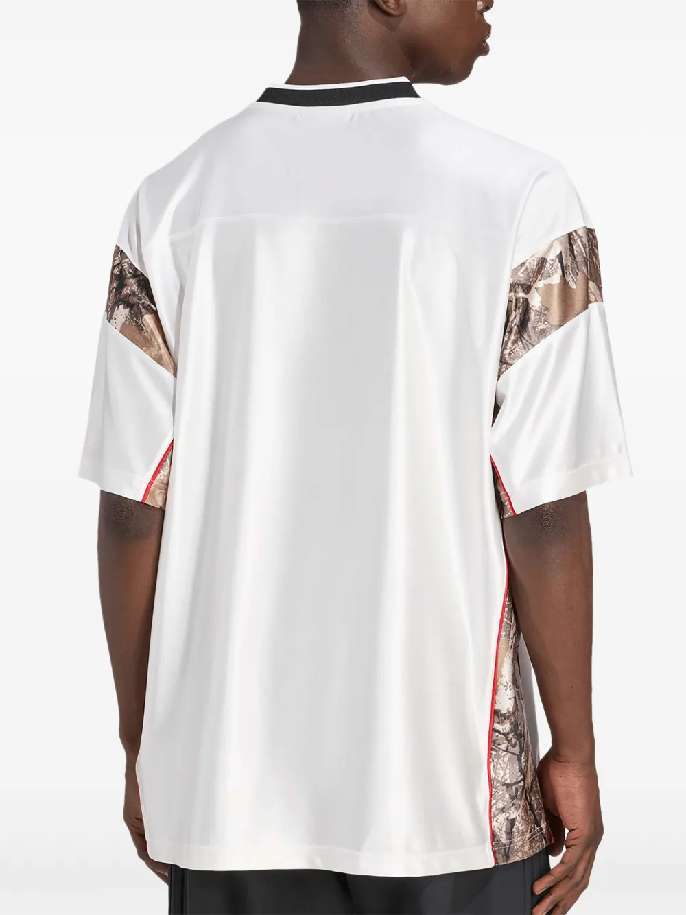 adidas T-shirt met camouflage vlak Wit