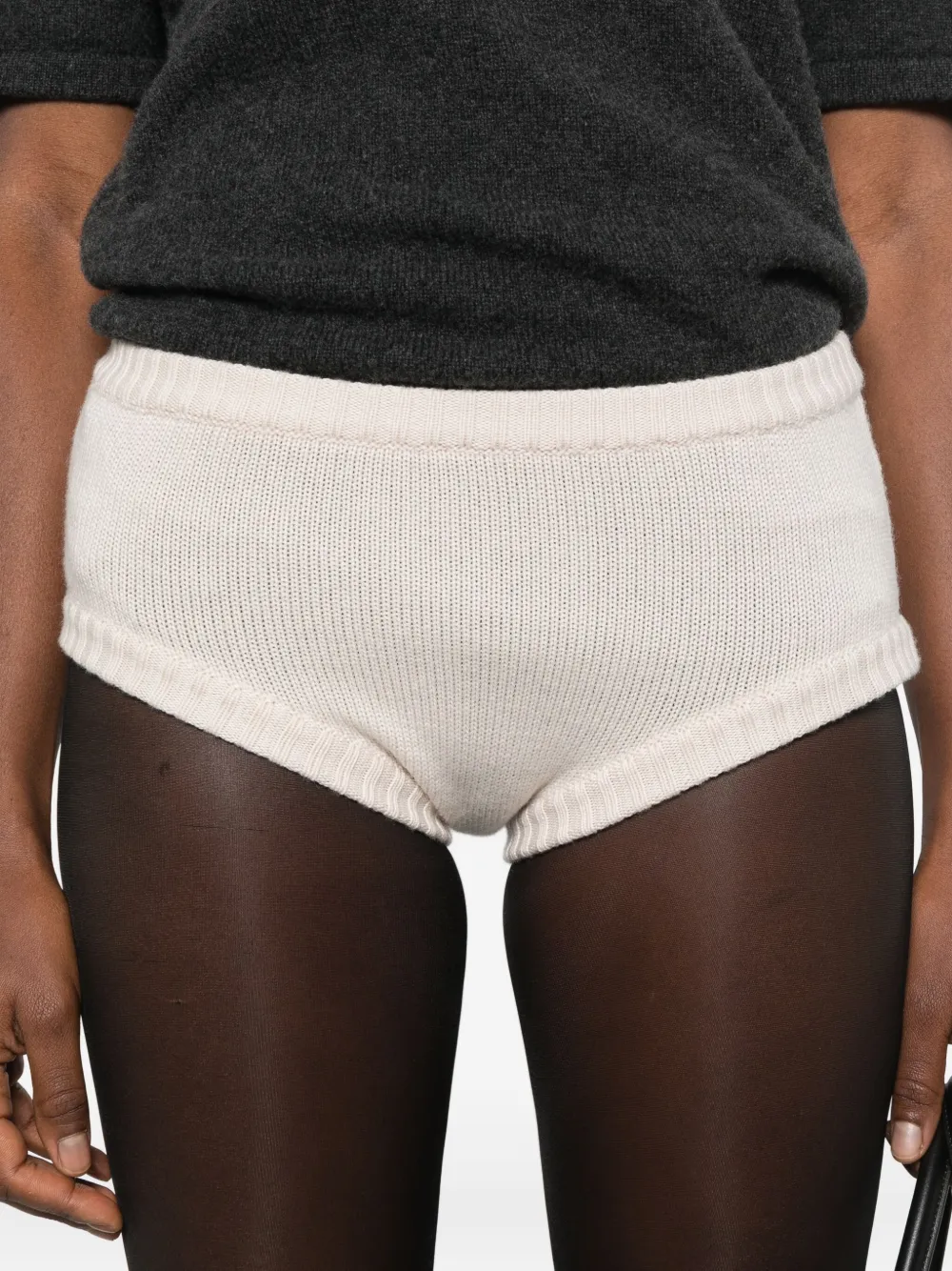 Rowen Rose Gebreide shorts Wit