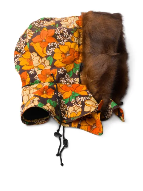 Prada blommig huva med fårskinnskant