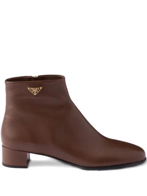 Prada بوت بسحاب وشعار الماركة وكعب 35 ملم