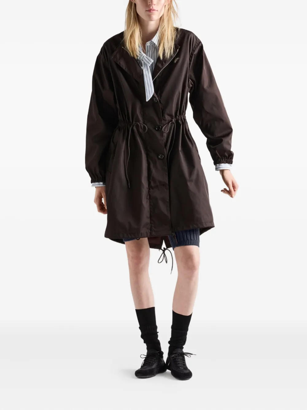 Prada Regenjas met trekkoordtaille Bruin