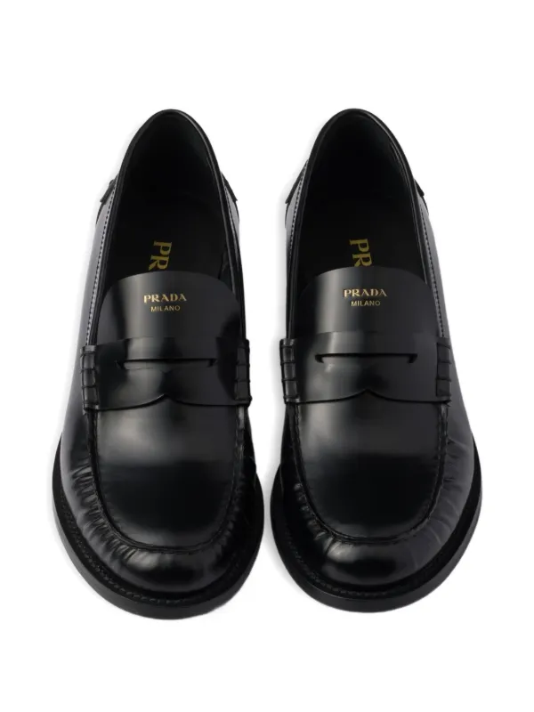 Prada ブラッシュドレザーローファー | ブラック | FARFETCH JP
