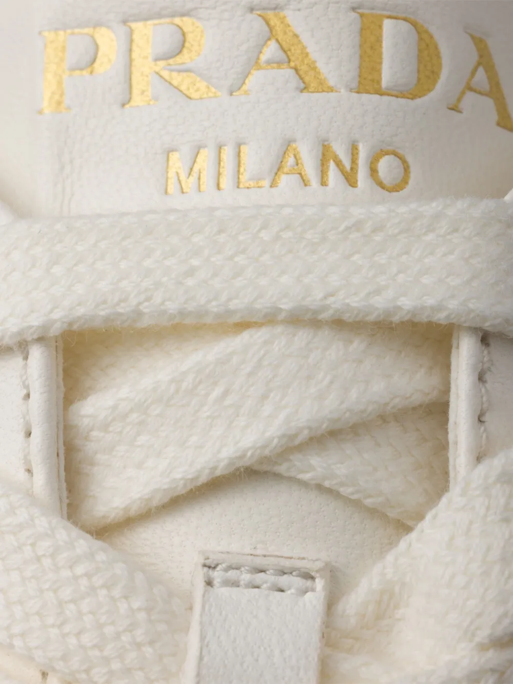Prada Downtown Bold sneakers met plateauzool Bruin