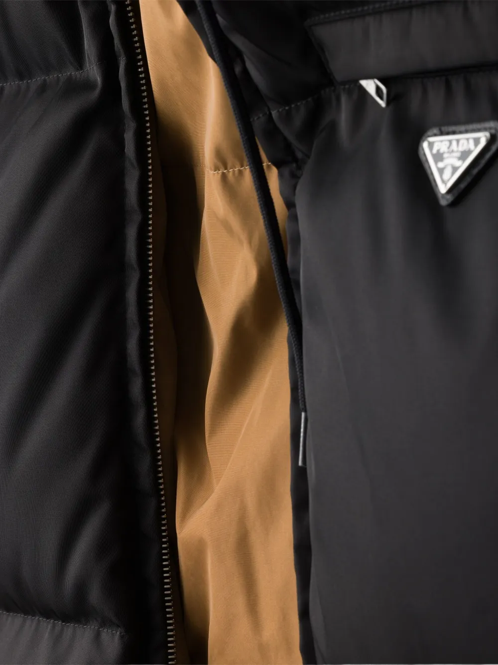 Prada hooded puffer jacket Zwart