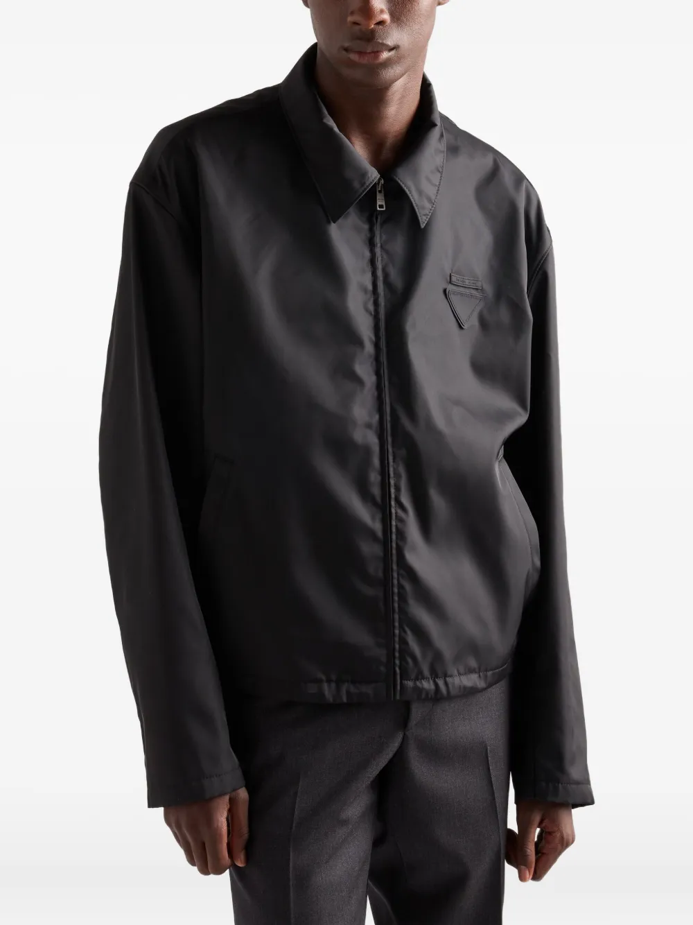 Prada Jack met rits en triangelvormig logo Zwart