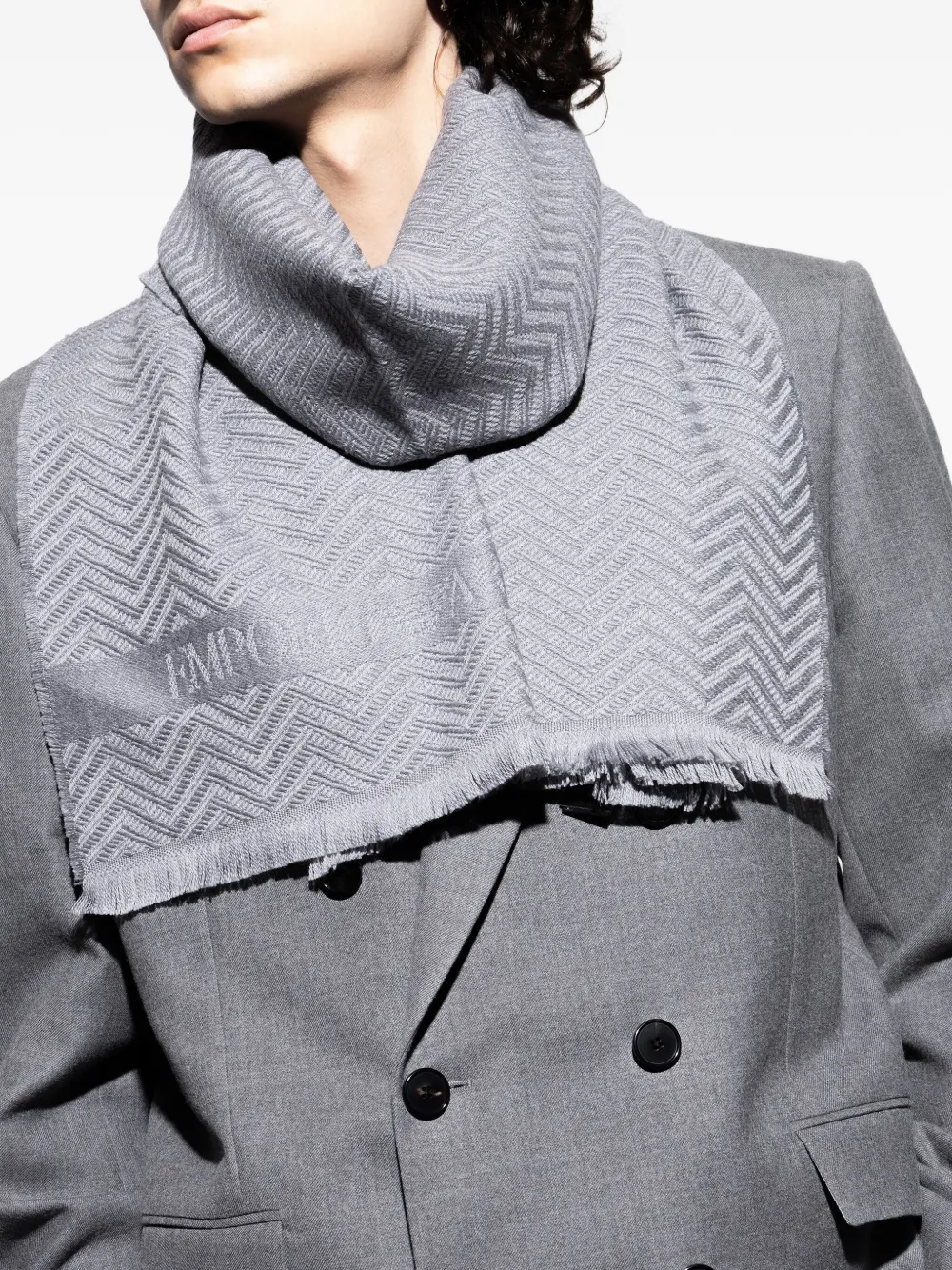 Emporio Armani Wollen sjaal met visgraatpatroon Grijs