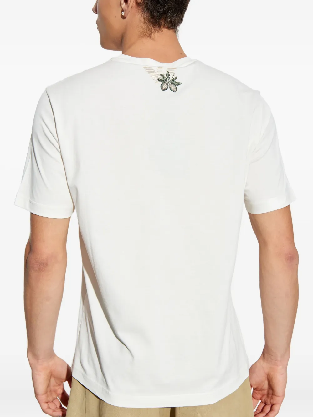 Emporio Armani T-shirt met geborduurde bloemen Wit
