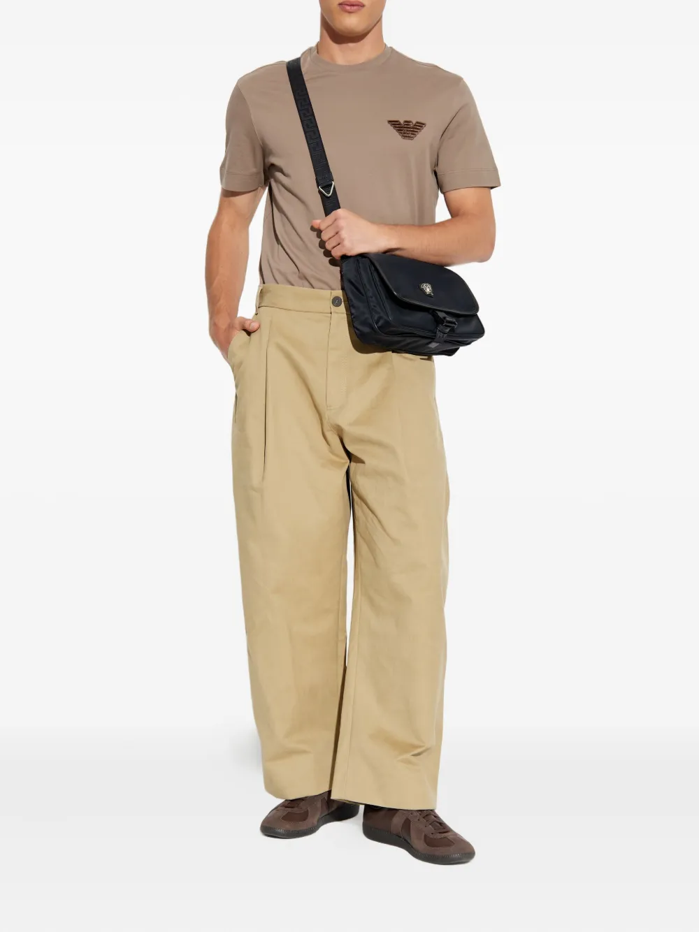 Emporio Armani Katoenen T-shirt met adelaarspatch Beige