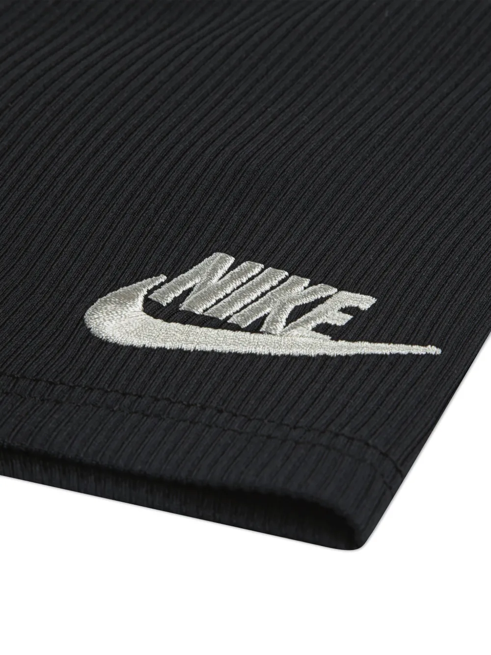Nike Kids Geribbelde shorts set met logoprint Zwart