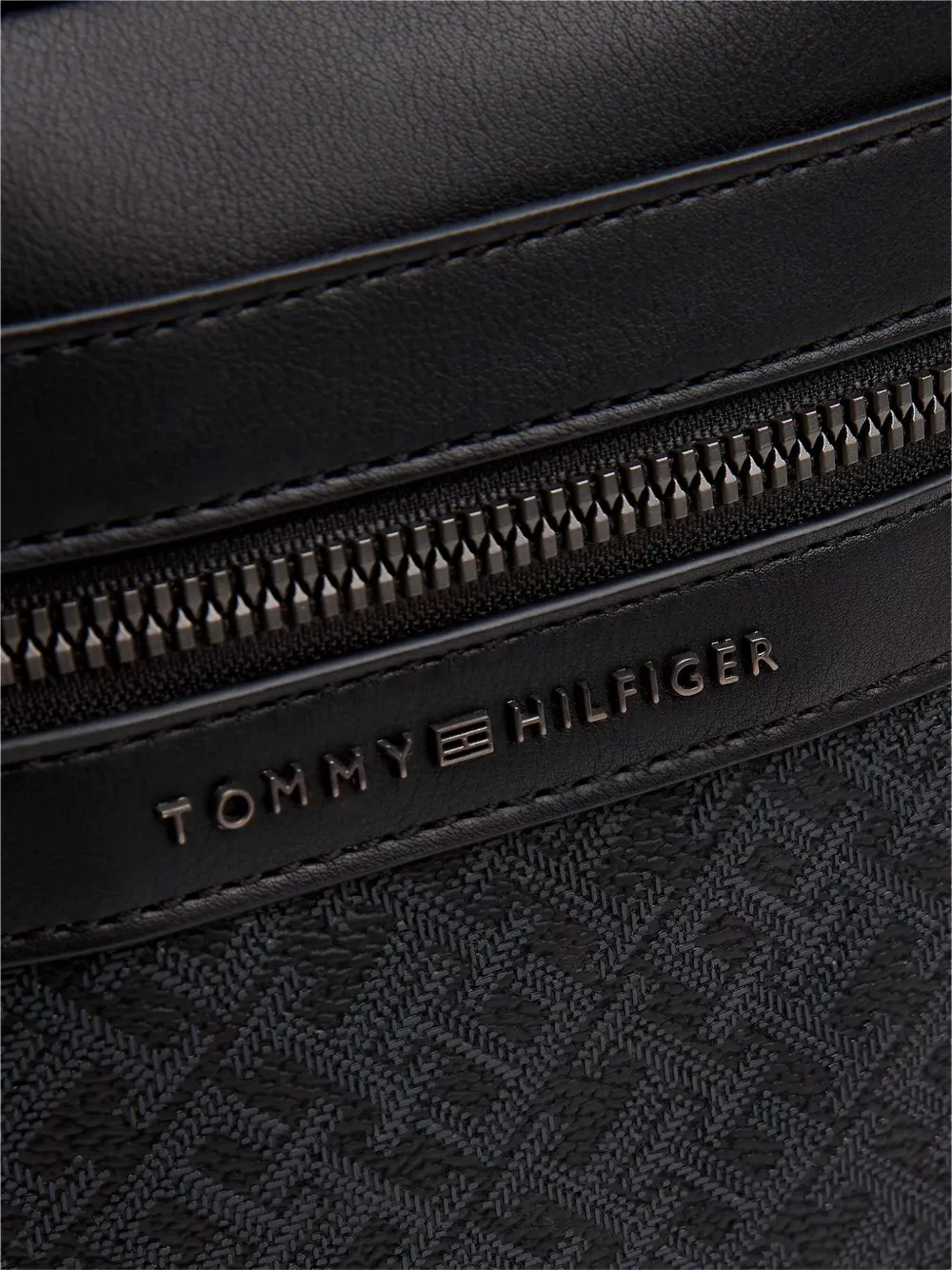 Tommy Hilfiger monogram-pattern messenger bag Zwart