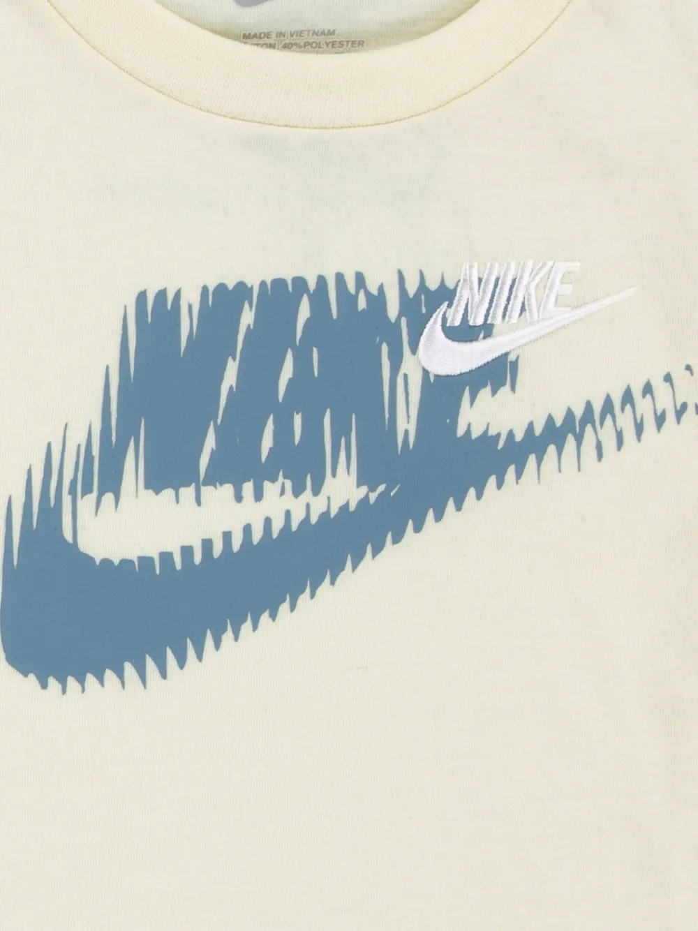 Nike Kids Shorts set met Swoosh logo Beige