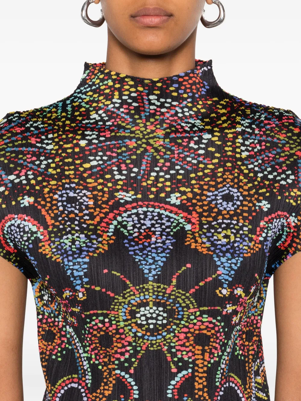 Pleats Please Issey Miyake pleated mock-neck cropped T-shirt Zwart