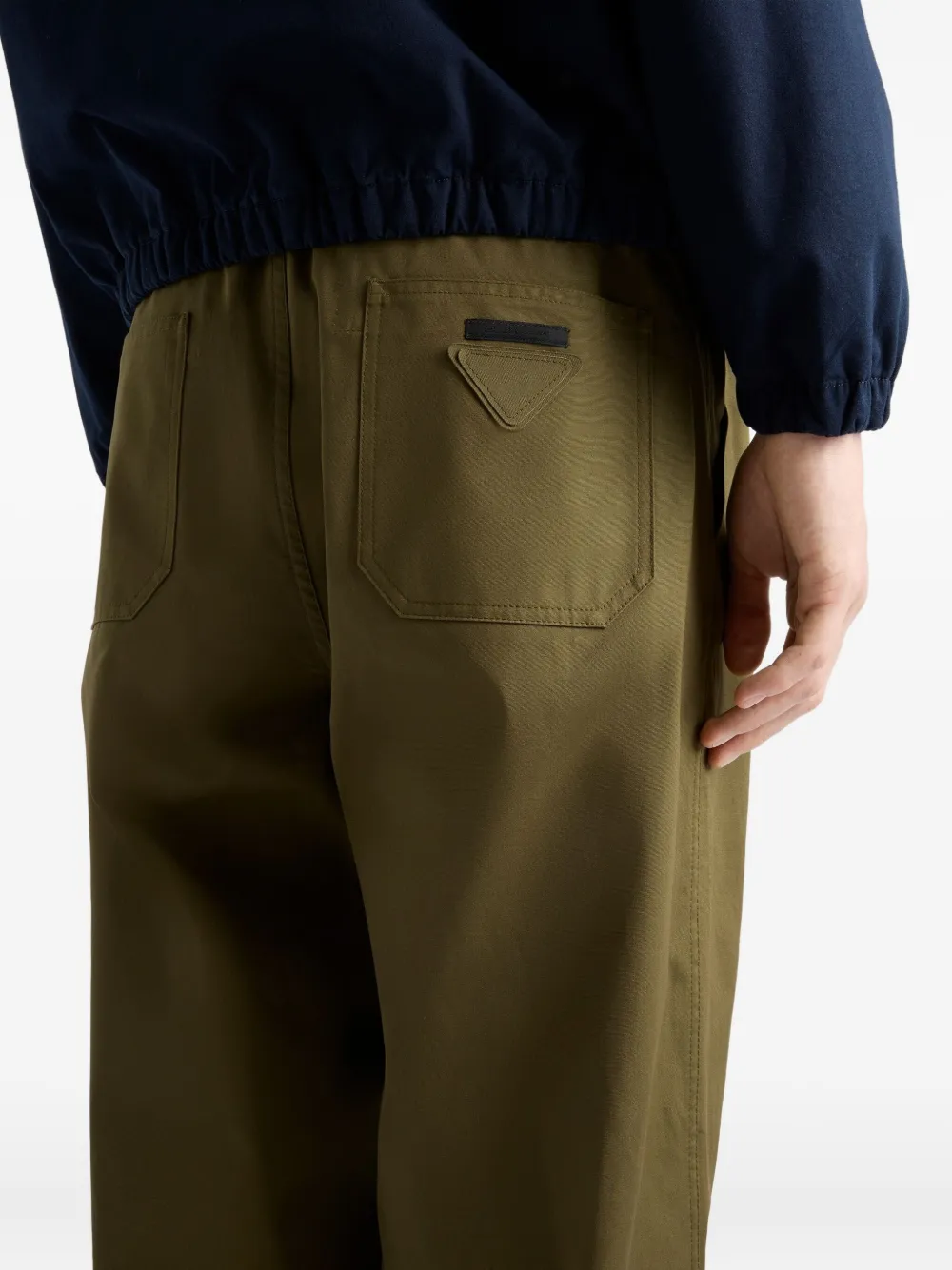 Prada triangle-logo patch-pocket trousers Groen