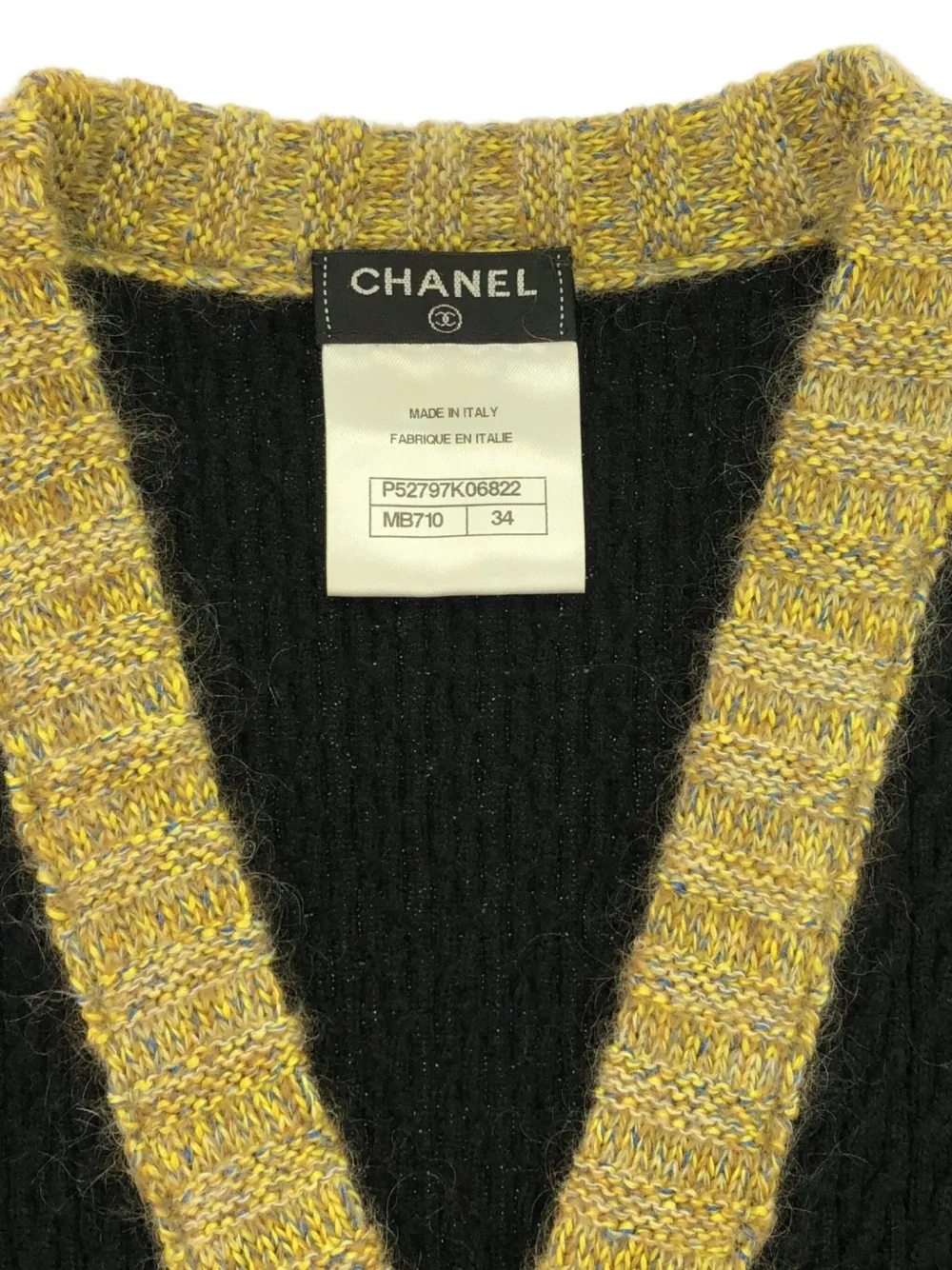 Pre-owned Chanel 2010s Diamond-pattern Ribbed Cardigan In Black