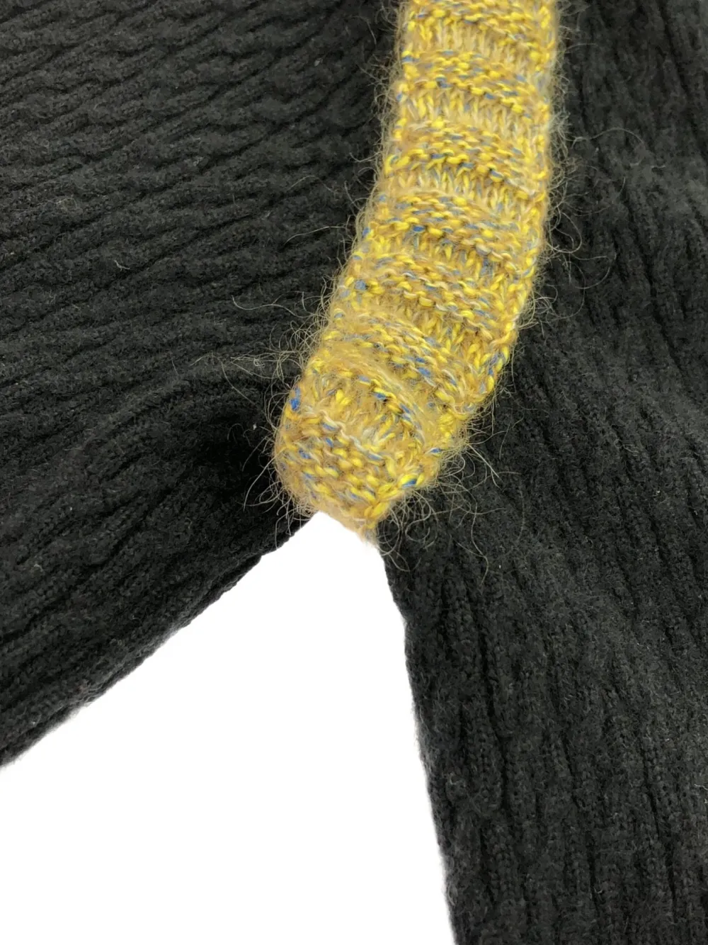 Pre-owned Chanel 2010s Diamond-pattern Ribbed Cardigan In Black