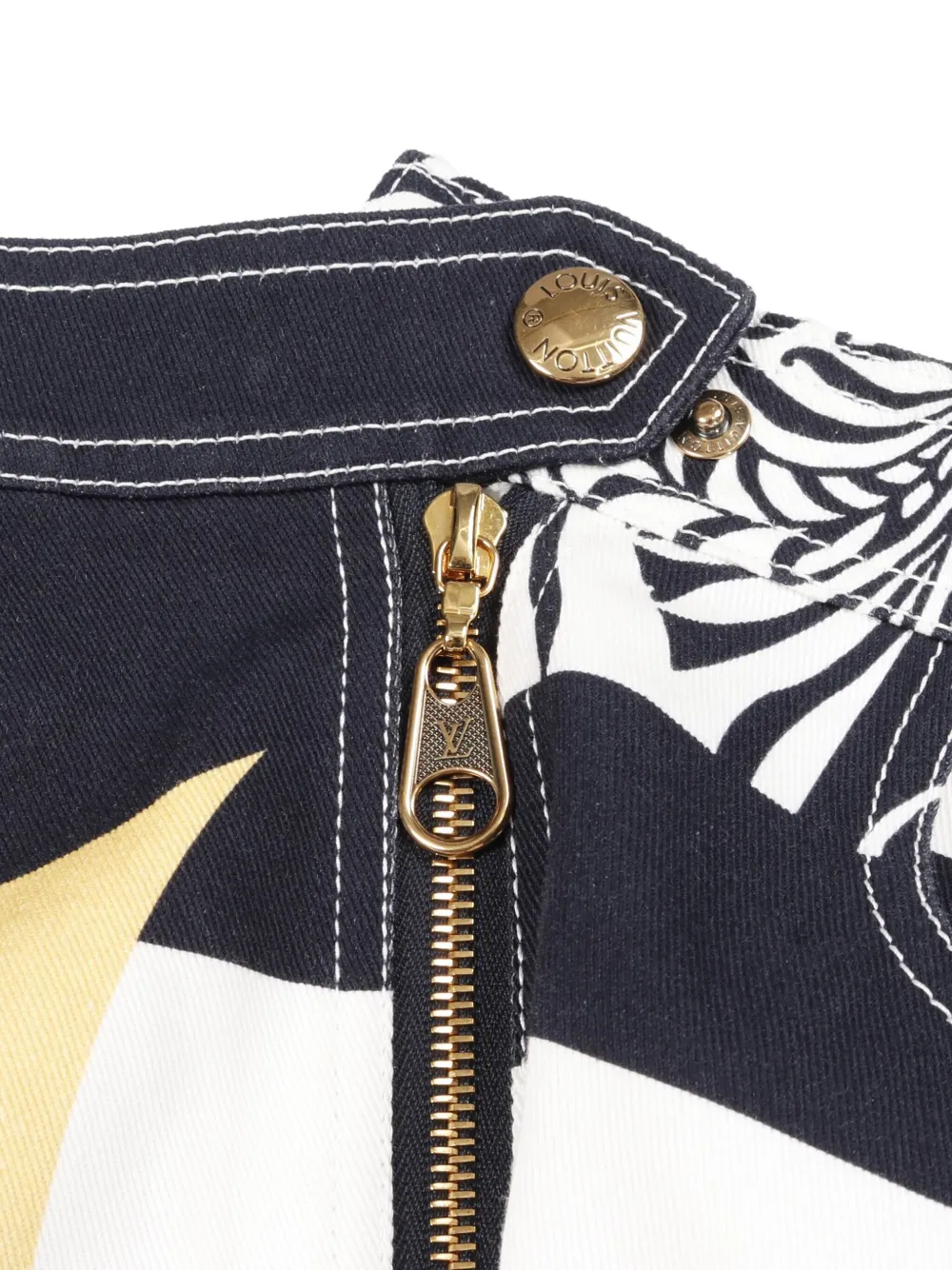 Pre-owned Louis Vuitton 2010s Monogram Blazon Zip Skirt In Black