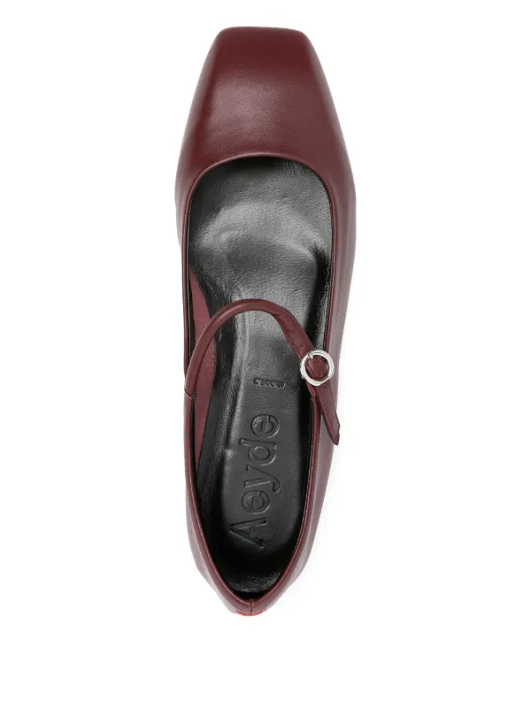 Aeyde Leather Buckle Flat Pumps | レッド | FARFETCH JP