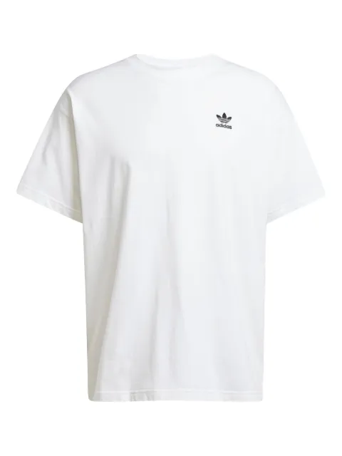 adidas T-Shirt mit kleinem Logo